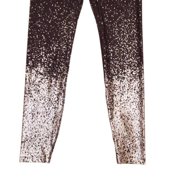 Beyond Yoga Alloy Ombre High-Waisted Midi Leggings Size L Black/Gunmetal Shiny - Picture 5 of 11